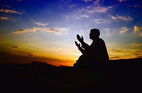 Doa Memohon Ilmu, Rezeki, dan Amal yang Diterima